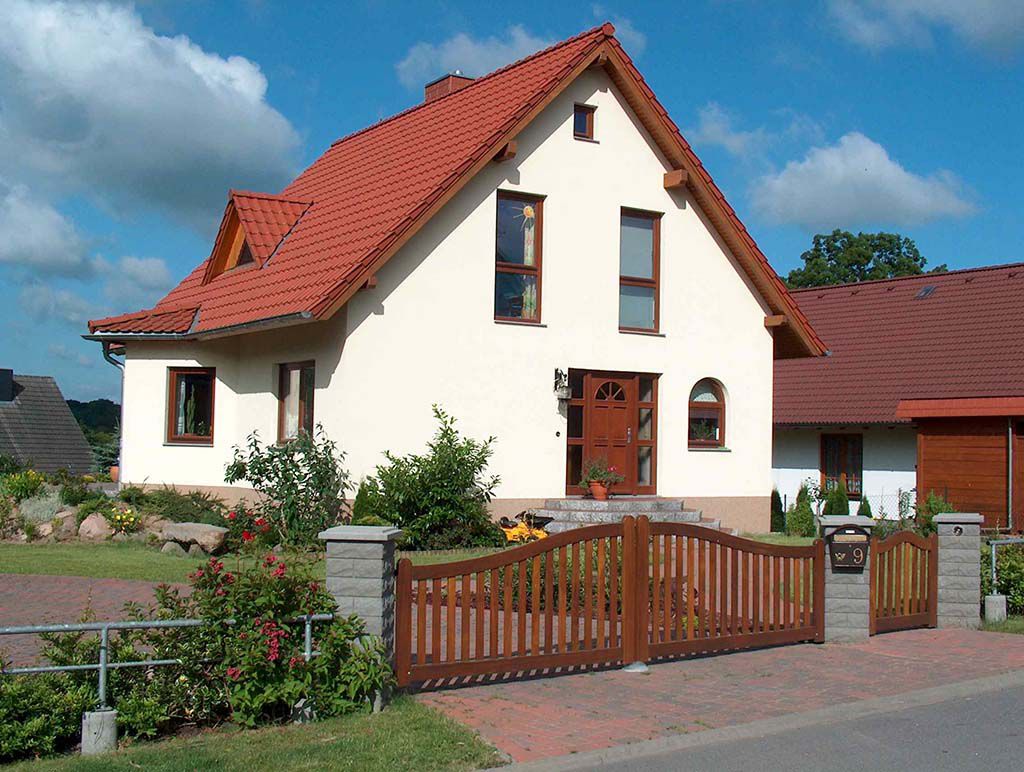 Bungalow Rote Herbstaster